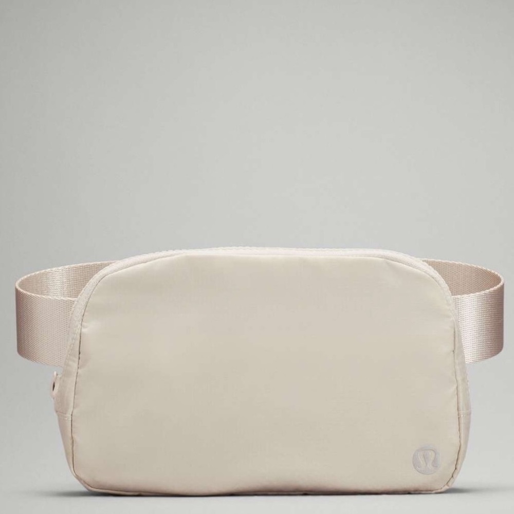 Lululemon Everywhere Belt Bag